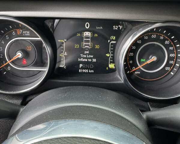 Чорний Джип Wrangler, об'ємом двигуна 2 л та пробігом 82 тис. км за 34000 $, фото 21 на Automoto.ua