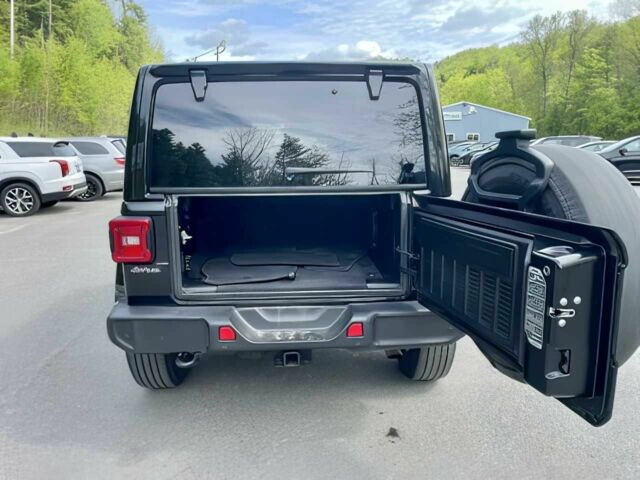 Чорний Джип Wrangler, об'ємом двигуна 2 л та пробігом 50 тис. км за 8900 $, фото 6 на Automoto.ua