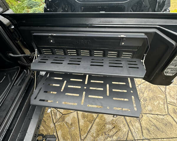 Чорний Джип Wrangler, об'ємом двигуна 2 л та пробігом 48 тис. км за 59999 $, фото 21 на Automoto.ua