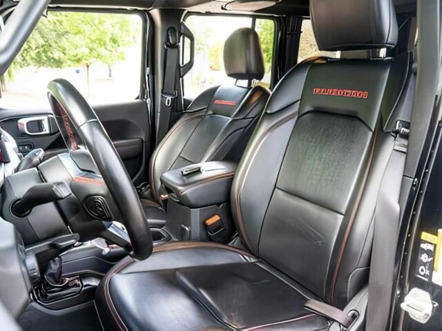 Джип Wrangler 2021 у Львові на Automoto.ua Чорний Джип Wrangler, об'ємом двигуна 2 л та пробігом 12 тис. км за 35000 $, фото 7 на Automoto.ua