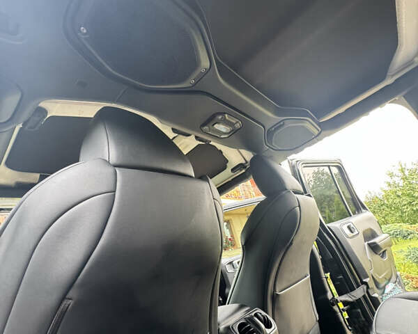 Чорний Джип Wrangler, об'ємом двигуна 2 л та пробігом 48 тис. км за 59999 $, фото 28 на Automoto.ua