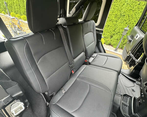 Чорний Джип Wrangler, об'ємом двигуна 2 л та пробігом 48 тис. км за 59999 $, фото 26 на Automoto.ua