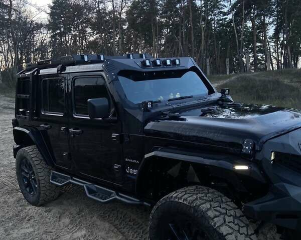 Черный Джип Вранглер, объемом двигателя 2 л и пробегом 67 тыс. км за 48900 $, фото 1 на Automoto.ua