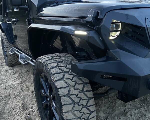 Черный Джип Вранглер, объемом двигателя 2 л и пробегом 67 тыс. км за 48900 $, фото 2 на Automoto.ua