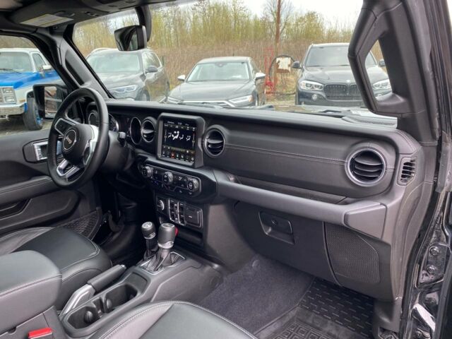 Чорний Джип Wrangler, об'ємом двигуна 2 л та пробігом 7 тис. км за 45000 $, фото 10 на Automoto.ua
