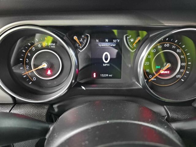 Чорний Джип Wrangler, об'ємом двигуна 3.6 л та пробігом 15 тис. км за 31000 $, фото 10 на Automoto.ua