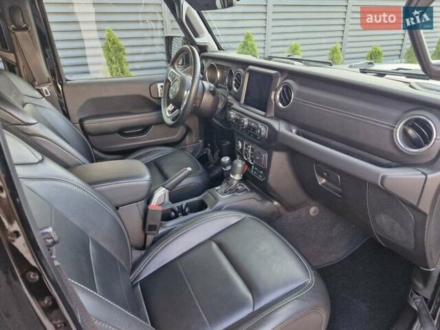 Чорний Джип Wrangler, об'ємом двигуна 2 л та пробігом 18 тис. км за 46500 $, фото 7 на Automoto.ua
