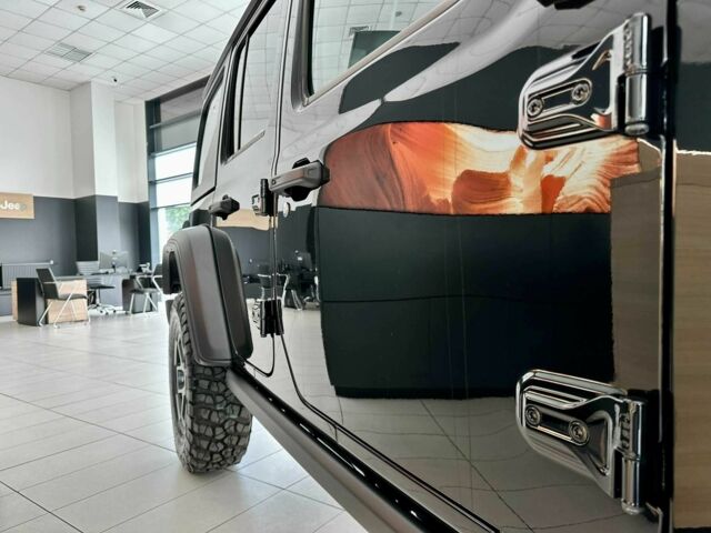 Черный Джип Вранглер, объемом двигателя 2 л и пробегом 1 тыс. км за 66132 $, фото 11 на Automoto.ua