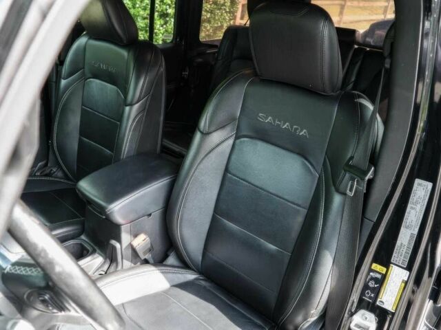 Чорний Джип Wrangler, об'ємом двигуна 2 л та пробігом 22 тис. км за 18700 $, фото 10 на Automoto.ua