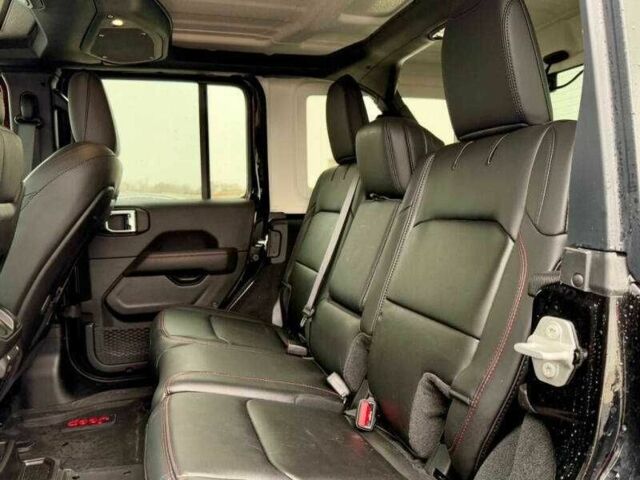 Чорний Джип Wrangler, об'ємом двигуна 3.6 л та пробігом 22 тис. км за 19500 $, фото 17 на Automoto.ua