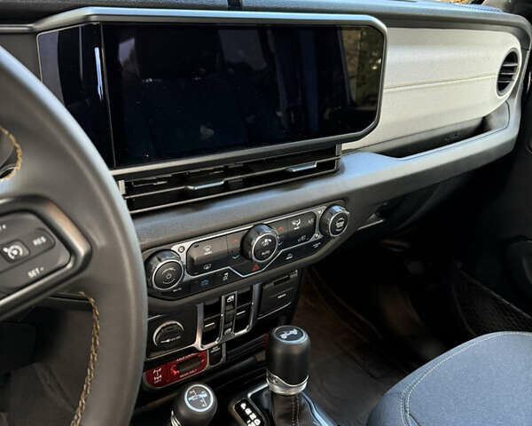 Черный Джип Вранглер, объемом двигателя 2 л и пробегом 32 тыс. км за 39500 $, фото 12 на Automoto.ua