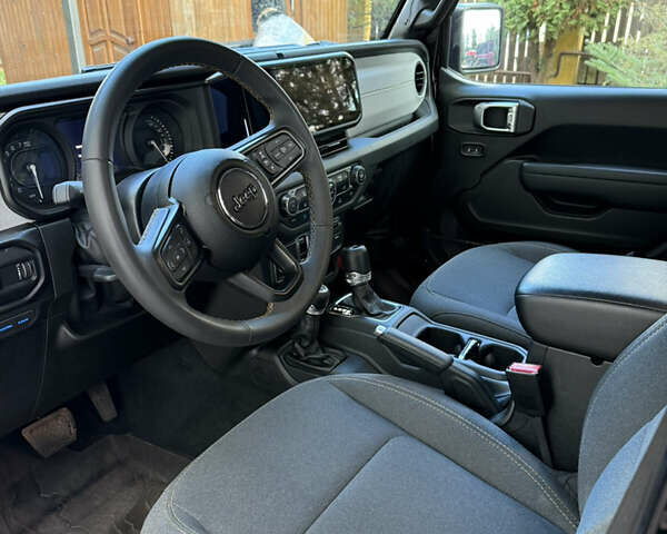 Черный Джип Вранглер, объемом двигателя 2 л и пробегом 32 тыс. км за 39500 $, фото 10 на Automoto.ua