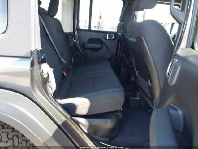 Чорний Джип Wrangler, об'ємом двигуна 2 л та пробігом 8 тис. км за 15000 $, фото 7 на Automoto.ua