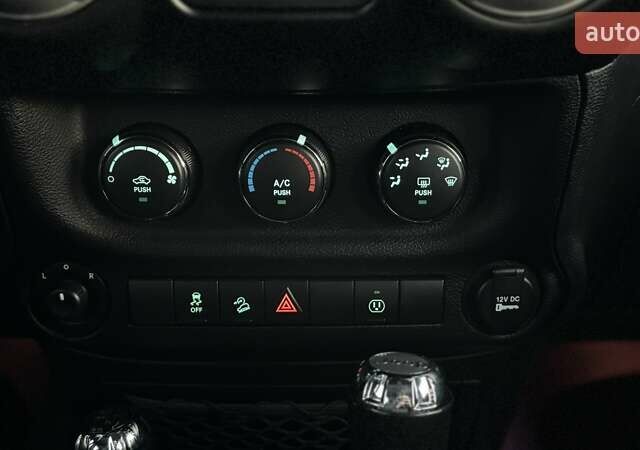 Фиолетовый Джип Вранглер, объемом двигателя 3.6 л и пробегом 70 тыс. км за 39500 $, фото 31 на Automoto.ua