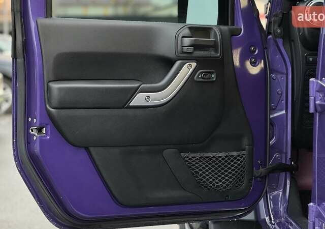 Фиолетовый Джип Вранглер, объемом двигателя 3.6 л и пробегом 70 тыс. км за 39500 $, фото 15 на Automoto.ua