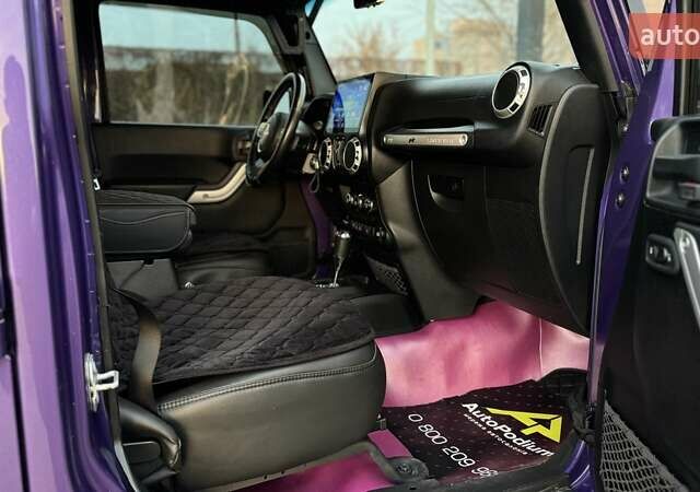 Фиолетовый Джип Вранглер, объемом двигателя 3.6 л и пробегом 70 тыс. км за 39500 $, фото 22 на Automoto.ua