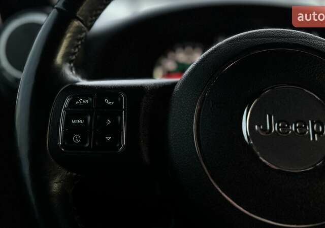 Фиолетовый Джип Вранглер, объемом двигателя 3.6 л и пробегом 70 тыс. км за 39500 $, фото 36 на Automoto.ua