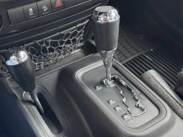 Коричневый Джип Вранглер, объемом двигателя 3.6 л и пробегом 72 тыс. км за 8900 $, фото 12 на Automoto.ua