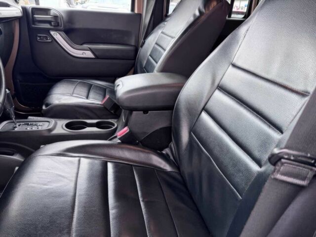 Коричневый Джип Вранглер, объемом двигателя 3.6 л и пробегом 72 тыс. км за 8900 $, фото 9 на Automoto.ua