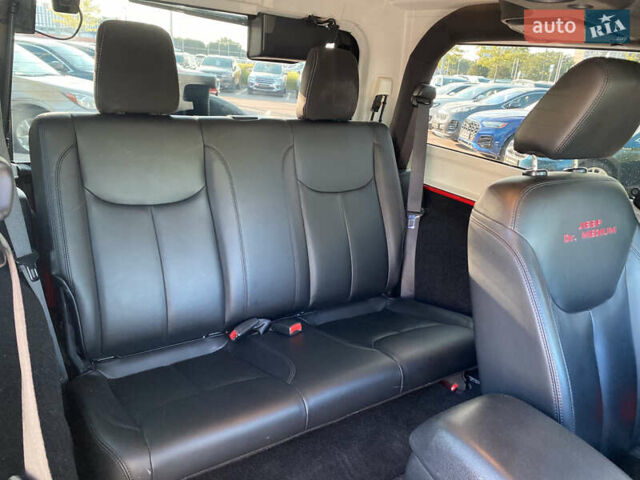 Червоний Джип Wrangler, об'ємом двигуна 2.8 л та пробігом 103 тис. км за 35200 $, фото 15 на Automoto.ua