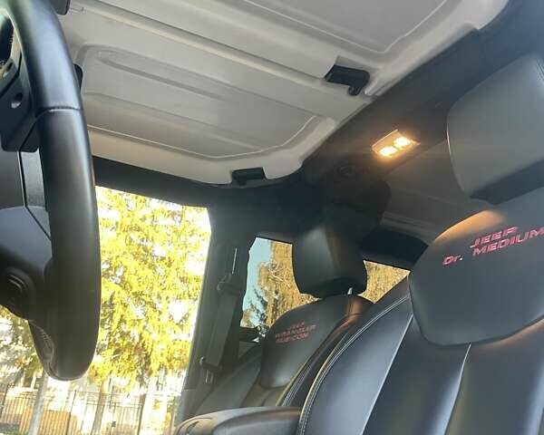 Красный Джип Вранглер, объемом двигателя 2.78 л и пробегом 100 тыс. км за 32999 $, фото 23 на Automoto.ua