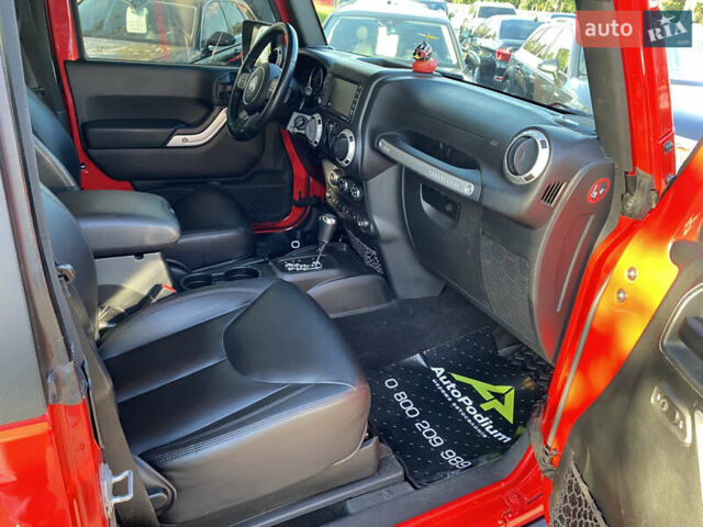 Червоний Джип Wrangler, об'ємом двигуна 2.8 л та пробігом 103 тис. км за 35200 $, фото 10 на Automoto.ua