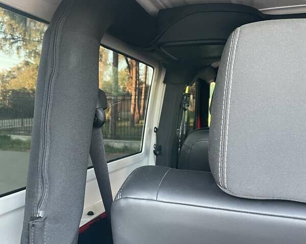 Красный Джип Вранглер, объемом двигателя 2.78 л и пробегом 100 тыс. км за 32999 $, фото 30 на Automoto.ua