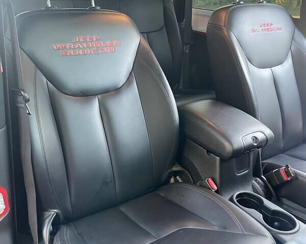 Красный Джип Вранглер, объемом двигателя 2.78 л и пробегом 100 тыс. км за 32999 $, фото 19 на Automoto.ua