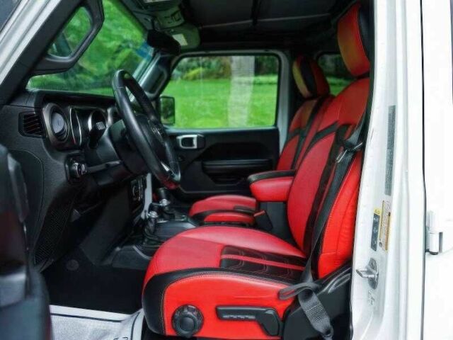 Красный Джип Вранглер, объемом двигателя 2 л и пробегом 57 тыс. км за 11000 $, фото 9 на Automoto.ua