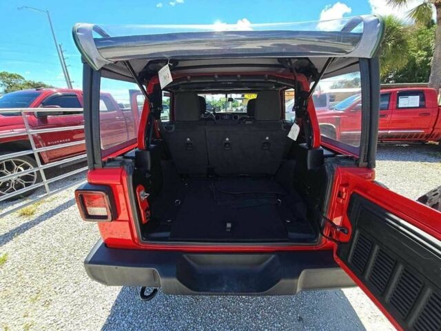 Красный Джип Вранглер, объемом двигателя 0 л и пробегом 34 тыс. км за 28000 $, фото 7 на Automoto.ua