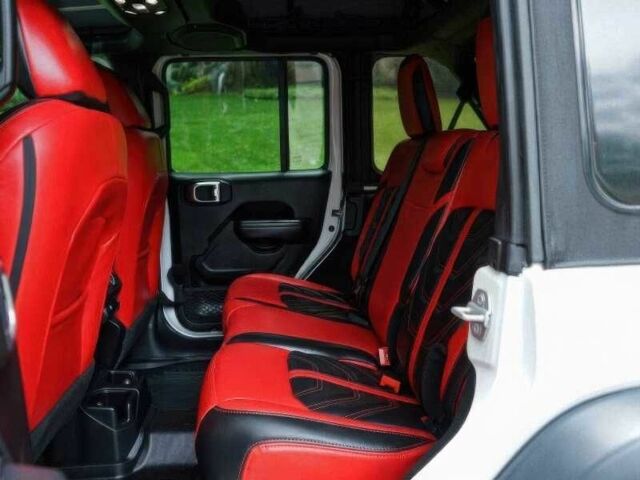 Красный Джип Вранглер, объемом двигателя 2 л и пробегом 57 тыс. км за 11000 $, фото 10 на Automoto.ua