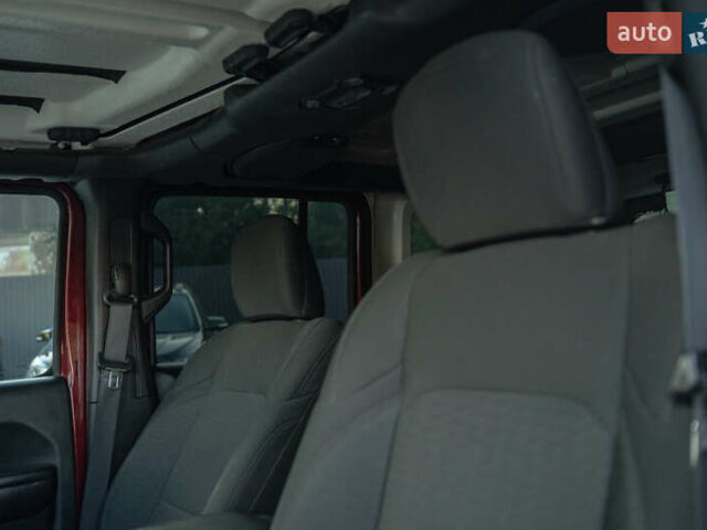 Червоний Джип Wrangler, об'ємом двигуна 3.6 л та пробігом 62 тис. км за 35800 $, фото 28 на Automoto.ua