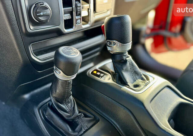 Красный Джип Вранглер, объемом двигателя 2 л и пробегом 72 тыс. км за 36000 $, фото 33 на Automoto.ua