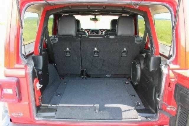 Червоний Джип Wrangler, об'ємом двигуна 3.6 л та пробігом 89 тис. км за 14500 $, фото 15 на Automoto.ua