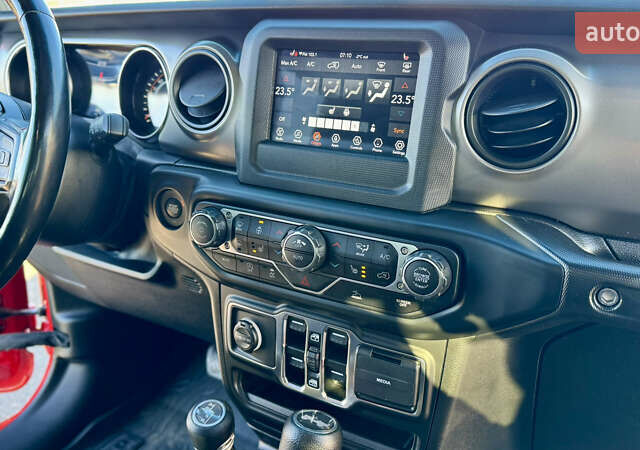 Красный Джип Вранглер, объемом двигателя 2 л и пробегом 72 тыс. км за 36000 $, фото 36 на Automoto.ua