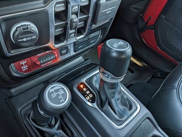 Красный Джип Вранглер, объемом двигателя 0 л и пробегом 11 тыс. км за 18700 $, фото 9 на Automoto.ua