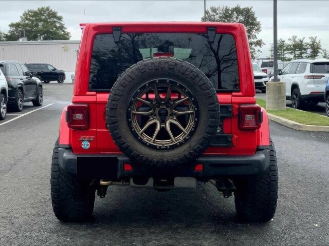 Джип Wrangler 2023 у Чернігові на Automoto.ua Червоний Джип Wrangler, об'ємом двигуна 6.4 л та пробігом 26 тис. км за 24500 $, фото 3 на Automoto.ua