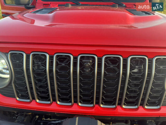 Красный Джип Вранглер, объемом двигателя 3.6 л и пробегом 4 тыс. км за 70000 $, фото 2 на Automoto.ua