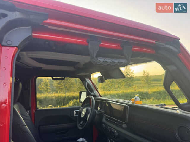 Красный Джип Вранглер, объемом двигателя 3.6 л и пробегом 4 тыс. км за 70000 $, фото 10 на Automoto.ua