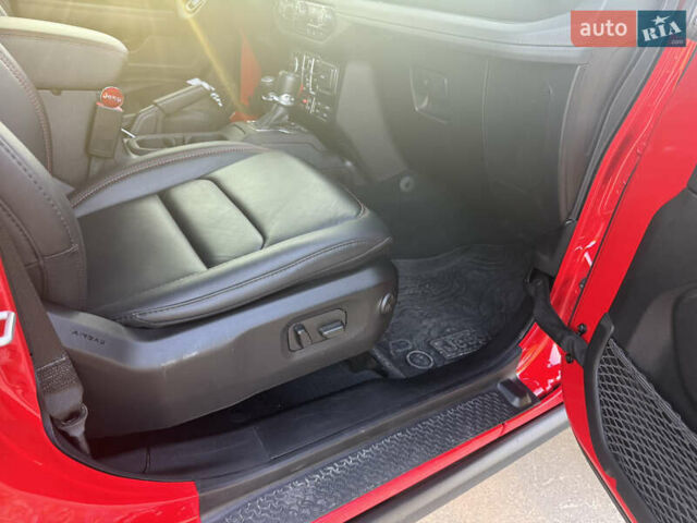 Красный Джип Вранглер, объемом двигателя 3.6 л и пробегом 4 тыс. км за 70000 $, фото 12 на Automoto.ua