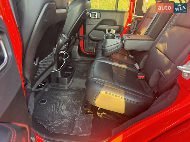 Красный Джип Вранглер, объемом двигателя 3.6 л и пробегом 4 тыс. км за 70000 $, фото 14 на Automoto.ua