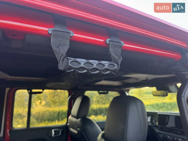 Красный Джип Вранглер, объемом двигателя 3.6 л и пробегом 4 тыс. км за 70000 $, фото 9 на Automoto.ua