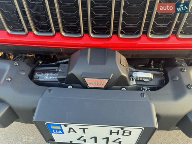 Красный Джип Вранглер, объемом двигателя 3.6 л и пробегом 4 тыс. км за 70000 $, фото 3 на Automoto.ua