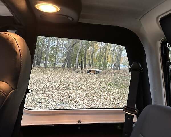 Джип Вранглер, объемом двигателя 4 л и пробегом 77 тыс. км за 19660 $, фото 16 на Automoto.ua