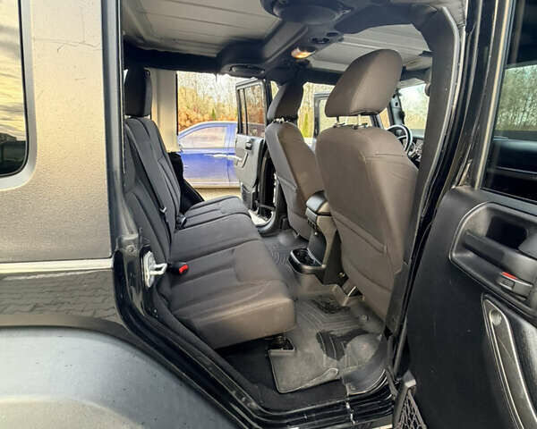 Джип Вранглер, объемом двигателя 3.6 л и пробегом 170 тыс. км за 26000 $, фото 14 на Automoto.ua