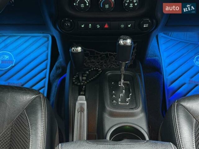 Джип Вранглер, объемом двигателя 3.6 л и пробегом 160 тыс. км за 25000 $, фото 31 на Automoto.ua