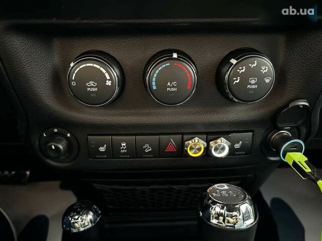 Джип Wrangler, об'ємом двигуна 3.6 л та пробігом 54 тис. км за 35500 $, фото 26 на Automoto.ua