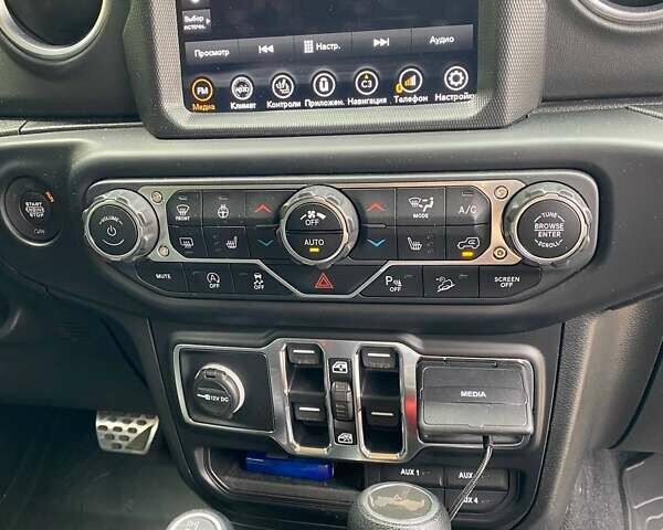 Джип Вранглер, объемом двигателя 2.99 л и пробегом 58 тыс. км за 49000 $, фото 3 на Automoto.ua