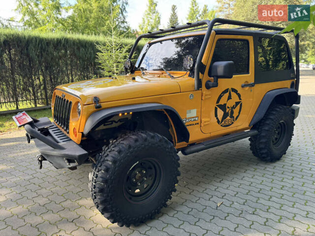Желтый Джип Вранглер, объемом двигателя 3.6 л и пробегом 170 тыс. км за 23000 $, фото 4 на Automoto.ua