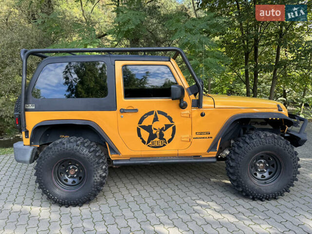 Желтый Джип Вранглер, объемом двигателя 3.6 л и пробегом 170 тыс. км за 23000 $, фото 10 на Automoto.ua
